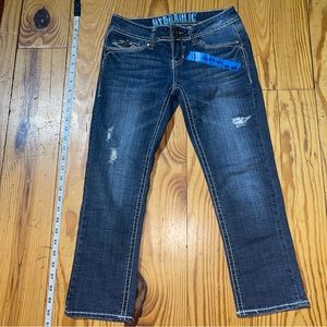 Hydraulic Capri Distressed Jeans Gramercy Size 6 missing back pocket button